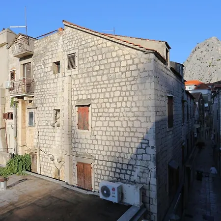 With A Parking Space - 19051 Apartment Omis